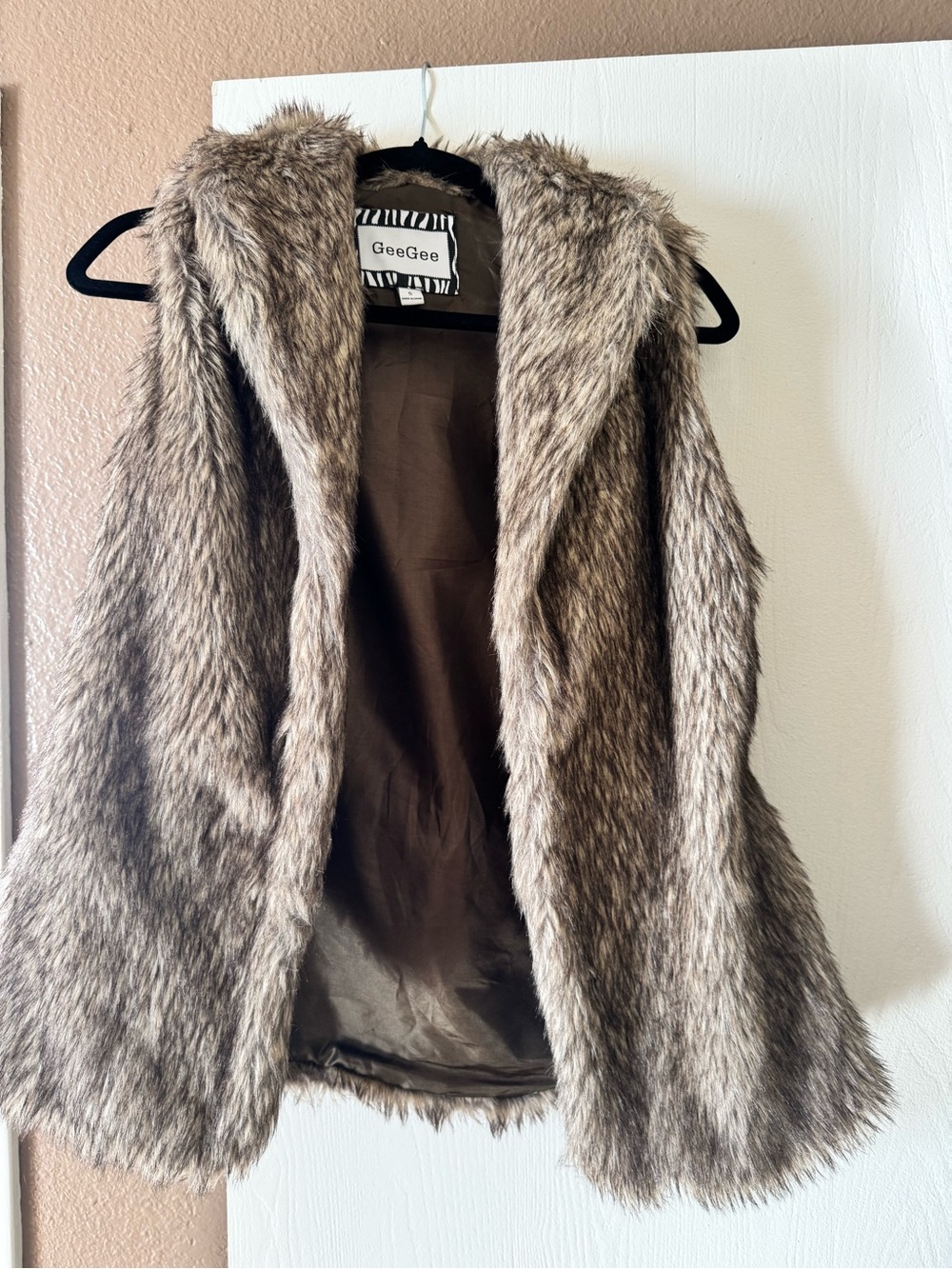 GeeGee Women's Faux Fur Vest in Taupe